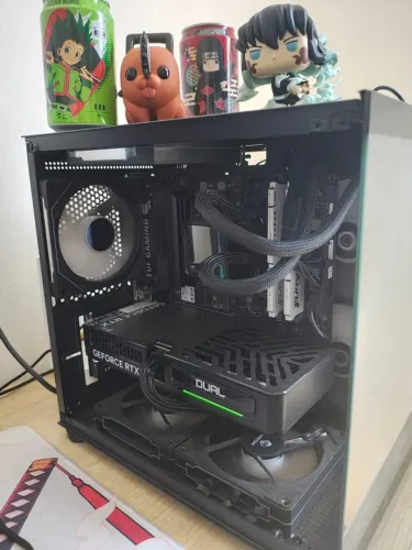 PC Gamer Ryzen 7 7800X3D + RTX 5060 Ti + 32GB DDR5