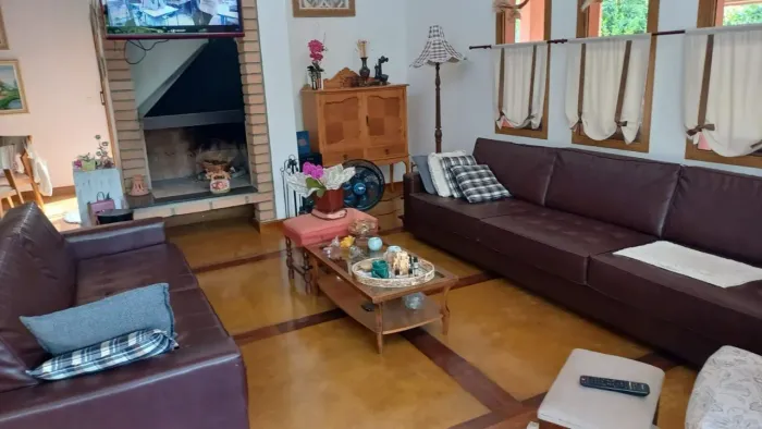 Casa Térrea á venda com 3 dormitórios sendo 1 suíte - Condominio Jardim Teresa C REF: CA11