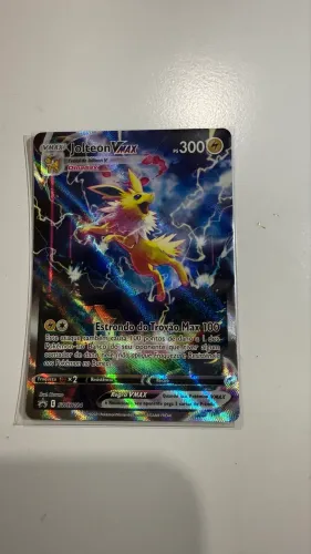 Carta Pokémon Jolteon VMAX