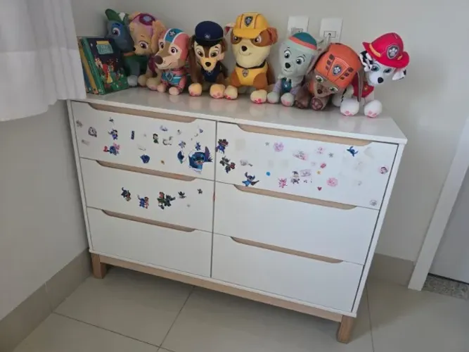 Cômoda infantil 6 gavetas (Branco/Carvalho) - Retirar na 106 Norte.