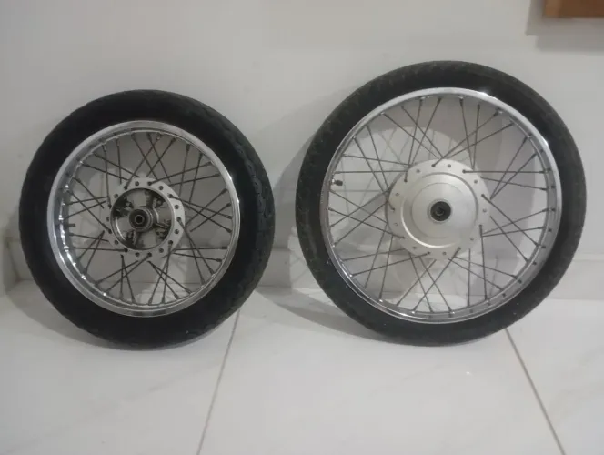 Roda de raios Honda
