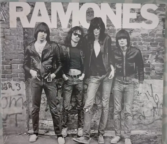 CD - Ramones - 40th Anniversary Edition.(Original/Novo/Lacrado)
