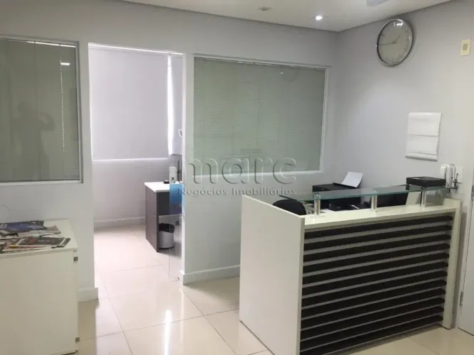Conjunto comercial com 57m² no Ipiranga, com ar condicionado, banheiro, copa e 1 vaga de g