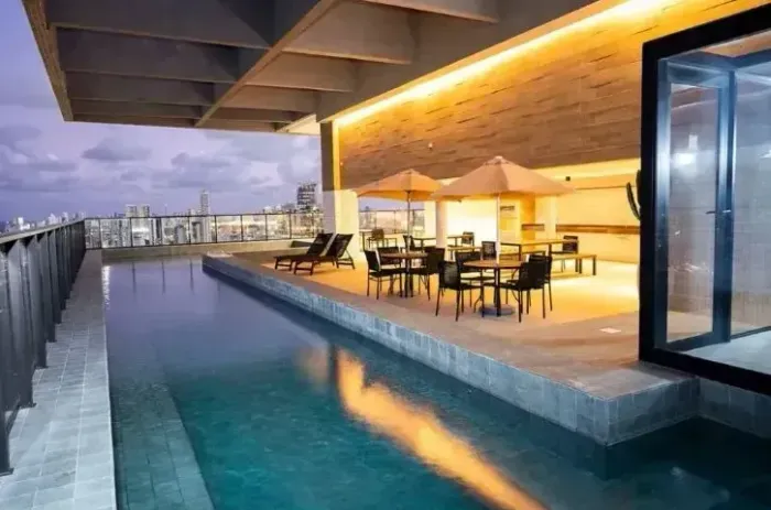 Apartamento 2 Quartos em Andar Alto no Derby | Vista Mar Nascente e Lazer Completo com Pis