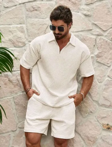 Conjunto de camiseta de manga curta texturizada e short masculino