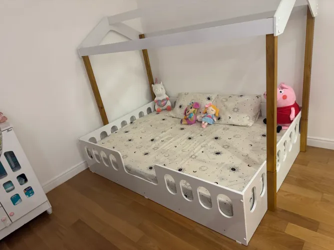 Cama casal montessori