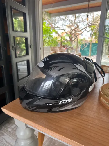 Capacete e8 fast