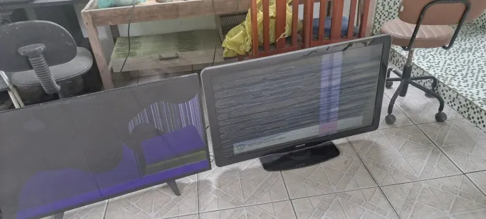 3 tv led parada. Só  liga 150,00 cada.
