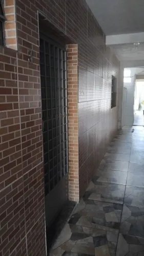 Casa com 1° Andar (Perto do centro)