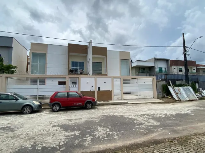 Flores lindíssima casa dúplex R$ 585mil
