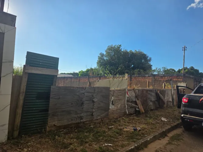 Vendo lote 12x30 no barragem 6 fica no início