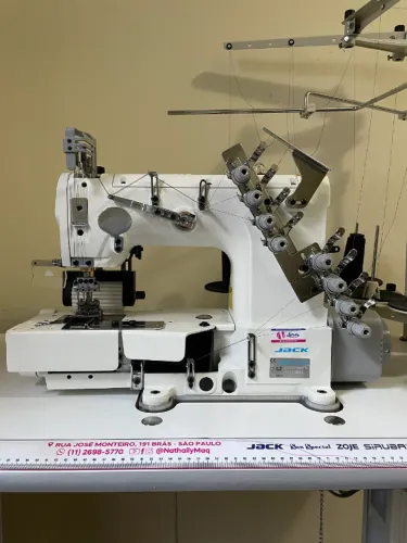 Maquina costura Elastiqueira 4 agulhas direct drive Jack JK-8009VCDI-04085P (220v)