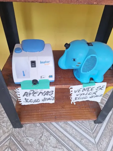Inaladores. Obs tem que comprar em qualquer farmácia o kit de máscara