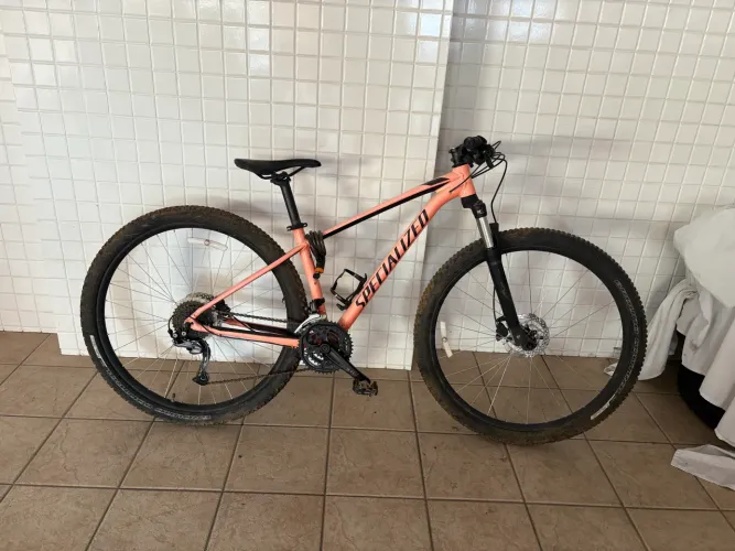 Bicicleta 29 Specialized 27v Acera