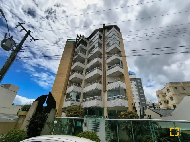 Apartamento 4 dorm, sendo uma suíte, 2 sacadas, vista mar, 3 vagas no Balneário de Florian