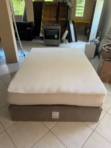 Cama Box Casal Ortobom Freedom + Base Box em Ótimo Estado
