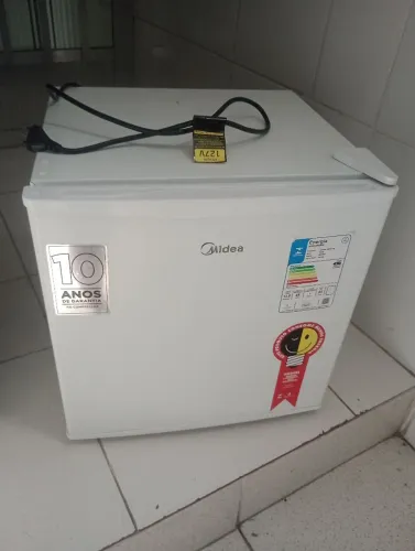 Vendo frigobar novo