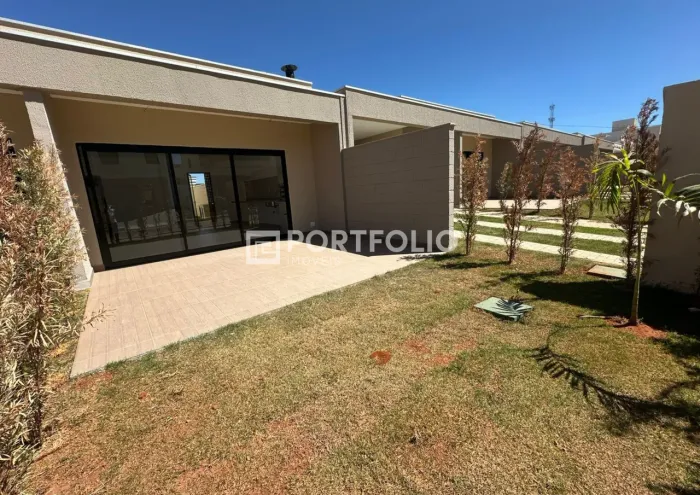 Casa a venda Jardins Lyon com 252 metros em Aparecida de Goiânia - GO