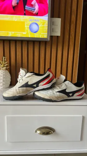 Chuteira Mizuno Morelia Society