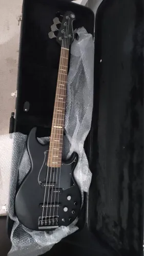 BAIXO YAMAHA 735a + CASE