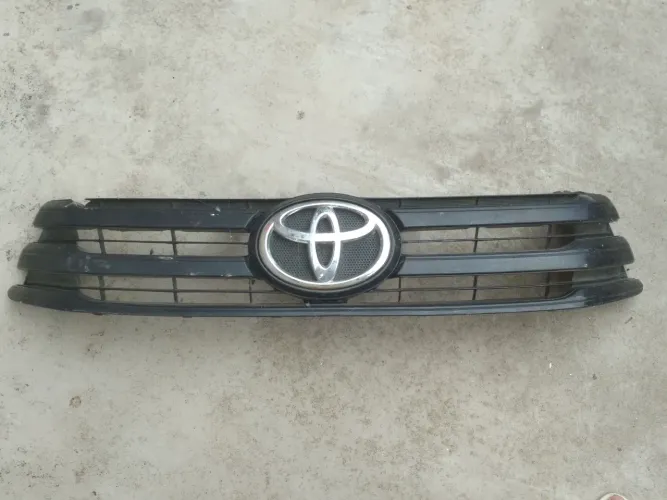 Vendo grade central da Hilux compatível 16/20
