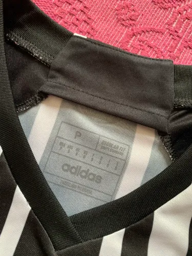 Vende-se camisa do Galo