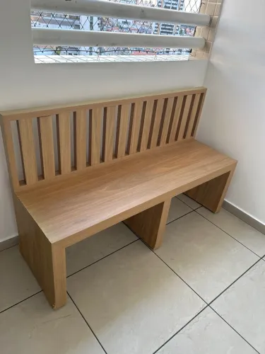 Vendo um Banco e um móvel para plantas