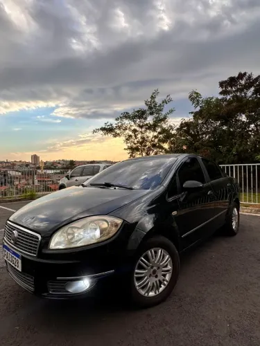 Fiat Linea Essence Dualogic 1.8 Flex 16V 4P 2012