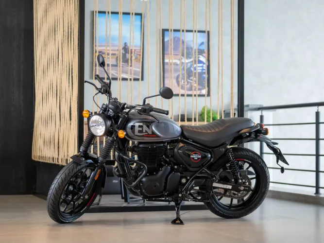 ROYAL ENFIELD HUNTER 350 DAPPER 2025