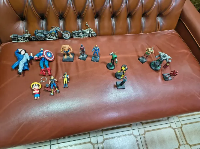 Kit de coleção Bonequinhos DC e Comics de metal e plástico Vendo todos juntos