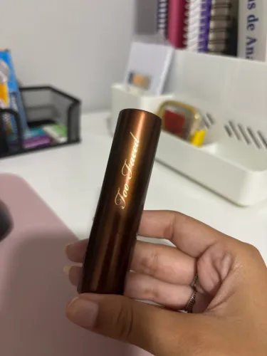 Bronzer too faced em bastão