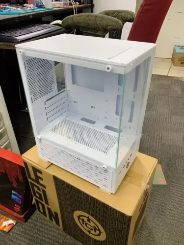 Gabinete Gamer TGT Legion, Mini-Tower, Lateral de Vidro (NUNCA USADO)