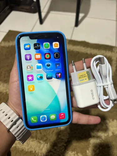 iPhone 11 Red 64 GB