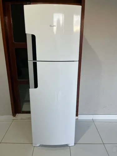 Geladeira nova ainda na garantia e com nota fiscal