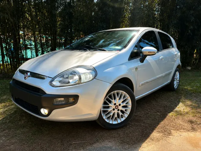 Fiat Punto Essence 1.6 Flex 16V 5P 2014