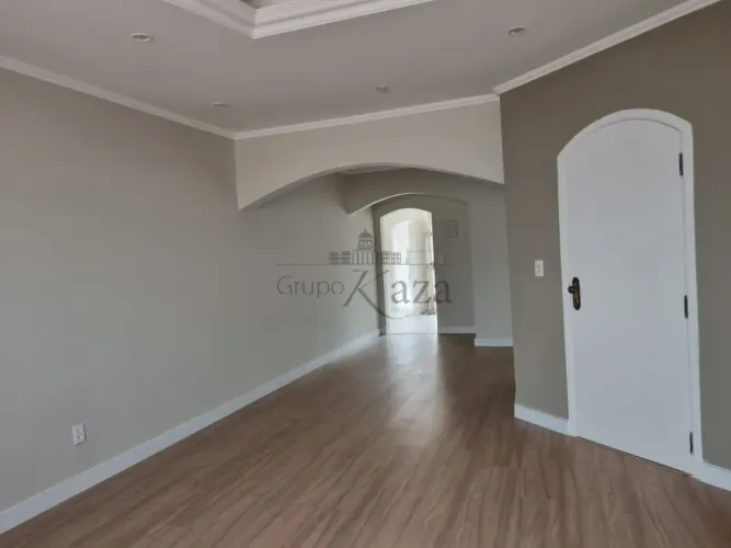 Oportunidade - Casa em Condomínio - Urbanova - Residencial Portal da Serra - 3 Dormitórios