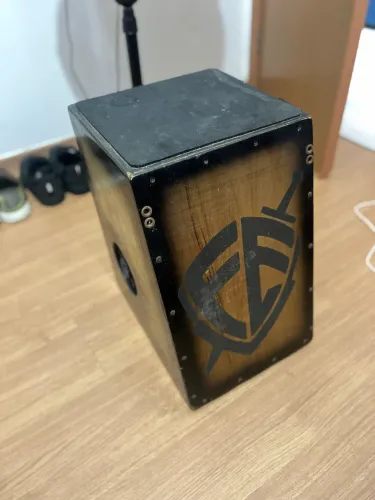 Cajon elétrico