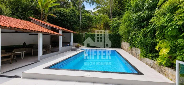 Casa duplex à venda no Bairro Santo Antônio  Lazer completo e 4 quartos