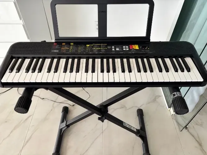 Teclado yamaha PSR-f52