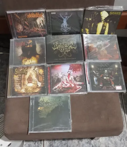 CDs Black, Death Metal zerados e seminovos. 