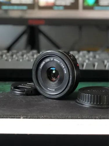 Lente canon 40mm F2.8 em perfeitas condições 