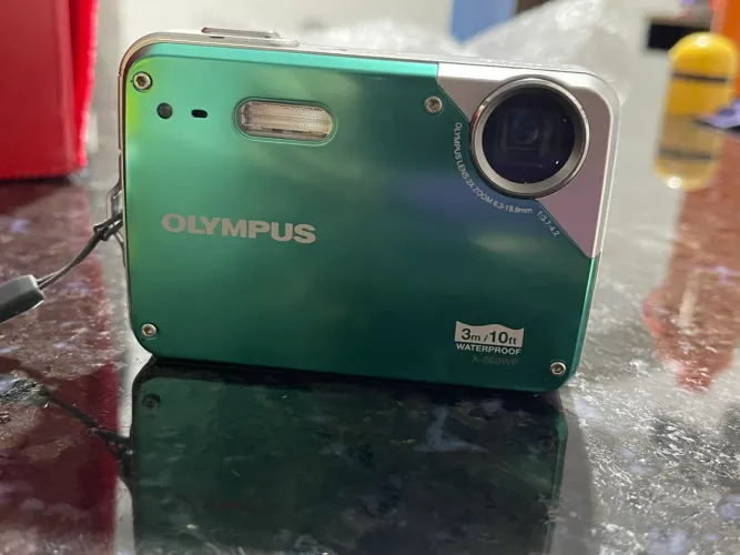 Câmera Digital Olympus X-560WP Waterproof (Verde) - Raridade Vintage