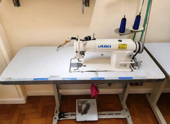 Máquina de Costura Industrial Reta JUKI DDL-8300N