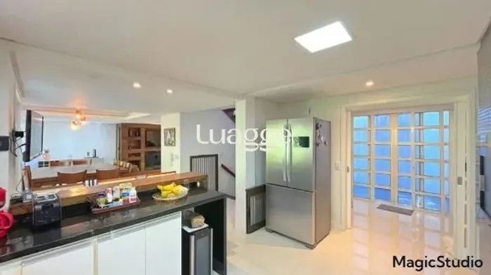 Casa em Condomínio na Pedra Redonda | 4 Dormitórios | 297m² | 4 Vagas | Solar Biarritz