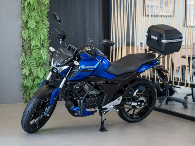 YAMAHA FZ15 CONNECTED 2025