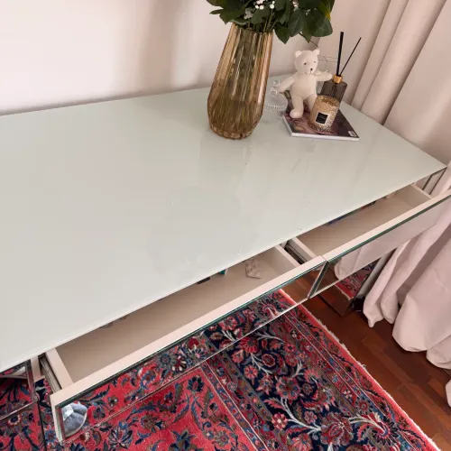 Escrivaninha de espelho ou mesa de maquiagem