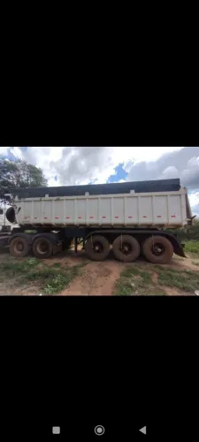 Carreta caçamba