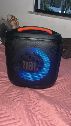 Caixa de som JBL nova