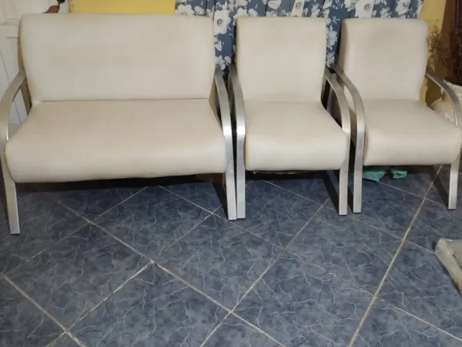 Sofá e poltronas