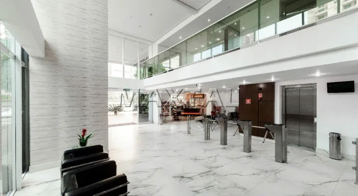 Sala Comercial na Rua do metrô Santana, com 37 metros, 30 metros de varanda e 1 vaga, port